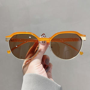 Lunettes de soleil F6-86302 pour femme, demi-cerclées irrégulières, monture noire, verres AC, type 3, protection solaire, tendance, pour l'extérieur - Product Image 4