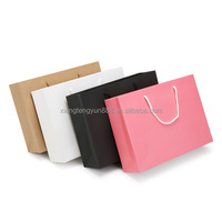 Sacs cadeaux en carton kraft personnalisés avec logo imprimé, écologiques, réutilisables, à faible MOQ, avec poignée en ruban, pour vêtements, cadeaux et artisanat