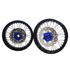 Juego de Ruedas <span class=keywords><strong>Supermotard</strong></span> de Alta Calidad de 17 Pulgadas para YZ125 YZ250, Llanta Negra con Buje Azul - Product Image 4