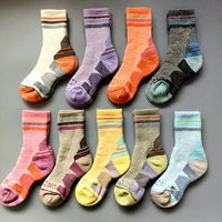 Nouvelles chaussettes pour femmes en laine mérinos tricotée rayée, épaisses et chaudes, mi-mollet, pour l'alpinisme, le ski, la randonnée en plein air