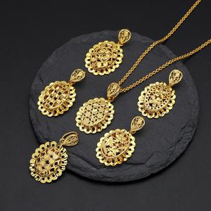 Collier pendentif en laiton plaqué or 24 carats Jxx pour femme, bijoux tendance avec pendentifs charmants et pierre principale en zircon - Product Image 1