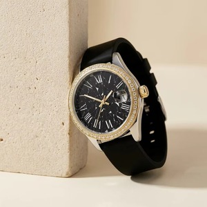 Minimalist 30mm Ladies <b>Watch</b> <b>Tool</b>-free Quick Change Silicone Band Ice Crack Texture Dial Quartz Wristwatch for Sporty Chic - Product Image 1
