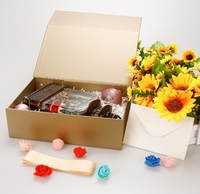 Vente en gros carton avec logo personnalisé Boîte postale en carton pour vêtement Papier d'emballage ondulé Boîte d'emballage d'expédition pour robe