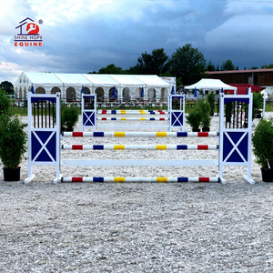 Équipement de saut d'obstacles pour chevaux d'extérieur, facilement déplaçable, pour activités équestres et concours hippique - Product Image 1