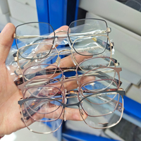 Déstockage : Montures Optiques Mixtes Métalliques & Montures de Lunettes Tendance, Durables, Légères, Élégantes et Idéales pour le Quotidien