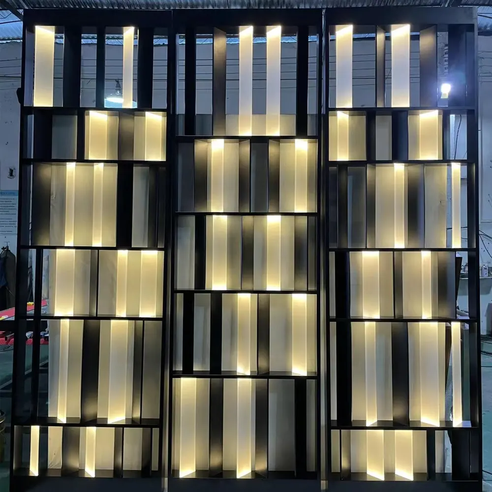 Dekorative wieder verwendbare Aluminium Metall Glas Privatsphäre Restaurant Bildschirm Boden bis zur Decke Raum Rattan Wandt rennwand Raumteiler