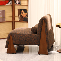 Fauteuil d'appoint moderne en bouclette avec ressort en S, rembourrage en mousse haute densité, pieds en bois pour salon et hôtel