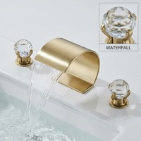 Robinet de lavabo moderne à poser sur le comptoir avec double poignée et bec cascade pour installation à 3 trous