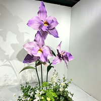 Fleur de Calla géante en EVA, imperméable et colorée, idéale pour la décoration extérieure et les décors d'événements, personnalisable en usine (OEM)