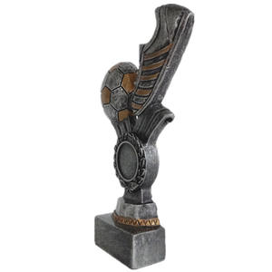 كأس كرة قدم صغير من الراتنج الفضي للمسابقات الرياضية - Product Image 5