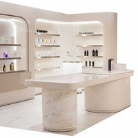 Conception de Magasin de Parfums de Luxe en Bois Sur Mesure pour la Vente au Détail, Décoration d'Intérieur, Aménagement Personnalisé pour Petite Boutique de Cosmétiques