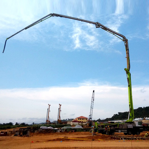Bomba de Concreto Montada en Camión Zoomlion con Certificación ISO, Modelo 56X-6RZ, en Venta - Product Image 4