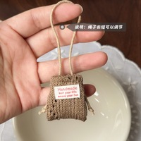 Nouveaux produits 2026 : Mini sac en cuir, sac bandoulière en tissu motif chat à longues pattes, mini sac décoré de vêtements pour bébé de 10 cm 04