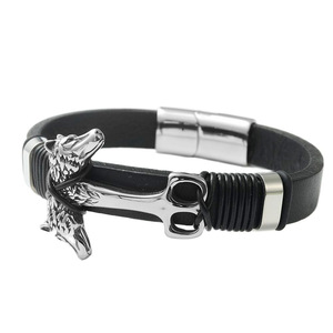 Pulsera de Acero de Titanio con Diseño de Lobo de Dos Cabezas, Joyería de Moda con Diseño Animal Negro - Product Image 1