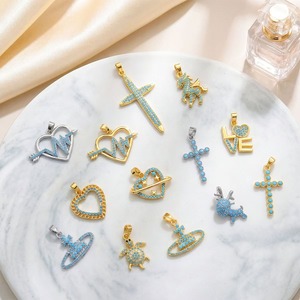 Collier Pendentif Cœur Croix en Cuivre Plaqué Or Véritable, Design <span class=keywords><strong>Amour</strong></span> à Première Vue - Product Image 2