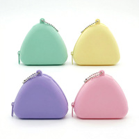 Porte-clés en silicone personnalisable de couleur unie, sac de rangement pour écouteurs et argent avec fermeture éclair, pochette triangulaire en silicone pour argent