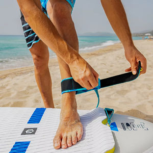 Laisse de course <span class=keywords><strong>gonflable</strong></span> Aztron pour SUP, <span class=keywords><strong>10</strong></span>/9 <span class=keywords><strong>pieds</strong></span>, cordon droit en TPU de 6 mm, sangle de cheville de 6,5 cm de large, laisse de pied pour les lacs, les rivières et le surf sur les vagues - Product Image 1