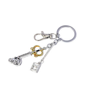 9 Design Game <span class=keywords><strong>Kingdom</strong></span> <span class=keywords><strong>Hearts</strong></span> Porte-clés Sora Arme Lame Oubliée Pendentif en Métal Combinaison Porte-clés - Product Image 5