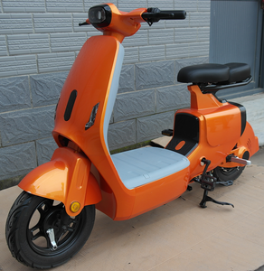 Vélo électrique urbain à deux places, design de transport quotidien, avec large repose-pieds et cadre renforcé - Product Image 6