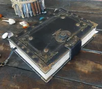 Carnet de notes vintage fait à la main en cuir noir avec couverture en papier Livre des ombres unique pour un enregistrement quotidien original