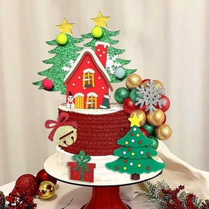 Set de Adornos para Pastel de Árbol de Navidad y Casa de Jengibre con Bolas Verdes y Rojas y Decoraciones de Copos de Nieve para Postres Festivos - Product Image 2