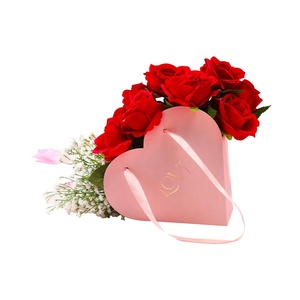 Cajas de flores en forma de corazón San Valentín <span class=keywords><strong>para</strong></span> arreglos Bolsa floral de papel con asa Cesta <span class=keywords><strong>para</strong></span> boda Floristería Despedida de soltera - Product Image 3