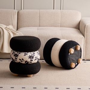 Sgabello da Trucco in Velluto Teddy Stile Crema con Base in Legno Antiscivolo per <span class=keywords><strong>Camera</strong></span> da Letto delle Ragazze - Lusso Leggero, Sensazione di Alta Gamma, Famoso su Internet - Product Image 3