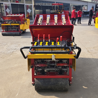 Prix d'usine haute efficacité 24HP Mini pomme de terre oignon ail planteur semoir Machine rangées 7 2 acres/heure à vendre