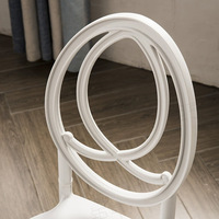 Chaise de banquet extérieure en plastique Flower World H657, design moderne et minimaliste, non pliable, pour mariages et réceptions, directement de l'usine.