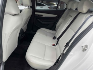 2021Mazda <span class=keywords><strong>3</strong></span> Axela 2.0L Edición de disfrute de calidad automática Coche usado de 4 puertas y 5 plazas 29400KM - Product Image 4