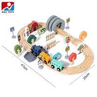 42 Pièces de Jouets de Train en Bois pour Enfants, Piste de Ferme à Assembler, Scène de Ferme, Cadeaux d'Éveil pour Garçons et Filles