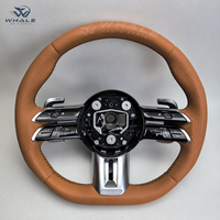 Volant de direction haut de gamme avec finition en fibre de carbone, palettes de changement de vitesse et design de modification intérieure personnalisé