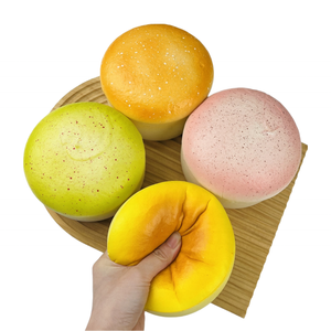 1 unidad de Squishy de PU de plástico sintético, suave, de rebote lento y de subida lenta, con forma de pastel de queso y pan, modelo de comida redondo para descompresión, accesorio de simulación - Product Image 6