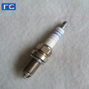 Bougie d'allumage FR8DC + 6 pièces automobiles bougie d'allumage dans les bougies d'allumage de moteur de voiture vente en gros bon marché - Product Image 2