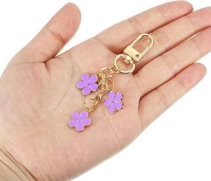 Llaveros de flores bonitos, dijes florales esmaltados, colgantes florales con mosquetón para <span class=keywords><strong>regalos</strong></span> de mujer, para bolso o cartera - Product Image 3