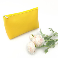 Pochette de rangement minimaliste triangulaire en cuir PU PVC imperméable grande capacité pour cosmétiques, trousse de maquillage portable de voyage avec fermeture éclair