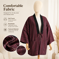 Veste de travail kimono ample à manches larges avec fermeture à nouer, rayée, en fibre de polyester antibactérienne, plusieurs couleurs personnalisables, pour le personnel hôtelier