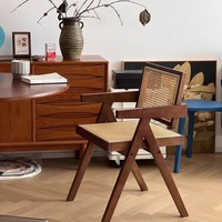 Chaises de salle à manger en bois massif avec revêtement en cuir, design moderne et luxueux, durables pour restaurants, hôtels, balcons