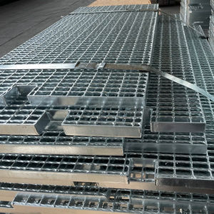 Plaque de <span class=keywords><strong>grille</strong></span> en acier à <span class=keywords><strong>grille</strong></span> robuste personnalisée <span class=keywords><strong>grille</strong></span> de sol galvanisée <span class=keywords><strong>grille</strong></span> en métal en Chine divers panneaux de <span class=keywords><strong>grille</strong></span> de spécification - Product Image 3
