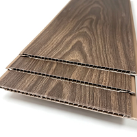 Panneaux de plafond en PVC en gros pour la décoration intérieure, panneaux de plafond en plastique imperméables personnalisés pour entrepreneurs et constructeurs