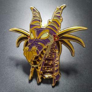 China Fabrikant Aangepast Ontwerp Transparant Gebrandschilderd Glas Zachte Harde Anime Reversspeld Email Custom Emaille Anime Metalen Pinnen - Product Image 4