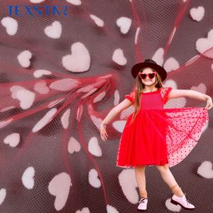 <span class=keywords><strong>Tessuto</strong></span> in <span class=keywords><strong>Tulle</strong></span> Stampato con Fiori Rossi Personalizzato 100% Poliestere Leggero Traspirante a Maglia per Matrimoni e Casa - Product Image 1