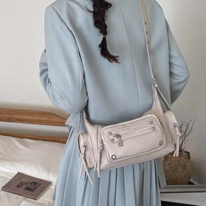 Nouveau sac <span class=keywords><strong>pour</strong></span> <span class=keywords><strong>femme</strong></span> de style <span class=keywords><strong>moto</strong></span> coréen, sac à bandoulière imperméable à fermeture éclair, sac bandoulière - Product Image 4