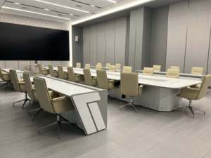 Design modulare del sistema di sollevamento intelligente ed ergonomia su misura per le operazioni critiche della sala di controllo - Product Image 5