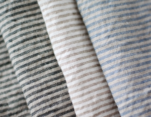 Органическая 100% льняная ткань, изготовленная из экологически чистой пряжи, окрашенной в массе, с мягким эффектом стирки, для домашнего текстиля, рубашек, платьев и обивки диванов. - Product Image 4