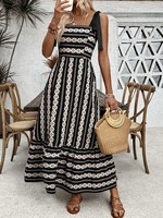 Robe élégante et polyvalente à volants, à taille haute, à rayures douces et patchwork, style A-line, avec une touche de créateur