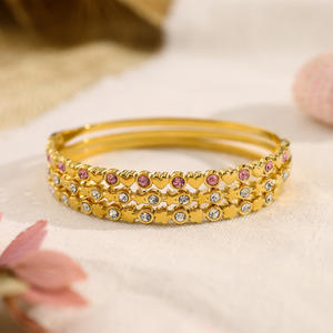 Pulsera YF8187 con Diseño <span class=keywords><strong>de</strong></span> Estrella <span class=keywords><strong>de</strong></span> <span class=keywords><strong>Cinco</strong></span> Puntas con Borde Estrecho <span class=keywords><strong>de</strong></span> Circonita, Diseño Abierto, Decoración Hecha a Mano, Chapado en Oro <span class=keywords><strong>de</strong></span> 18K, Acero Inoxidable Impermeable - Product Image 4