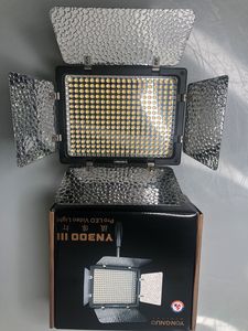Lampe de studio LED Yongnuo YN300III 3200K-5600K pour appareil photo, vidéo, maquillage et TikTok avec adaptateur secteur - Product Image 4