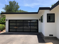 Portes de garage modernes en verre et aluminium, prix bas, noires, étanches, sécurité, design graphique, style sectionnel