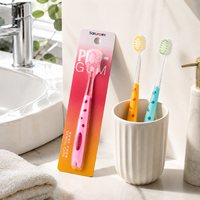 Brosse à dents pour adultes en nylon à poils moyens, personnalisable en gros, avec manche antidérapant pour un nettoyage en profondeur à domicile